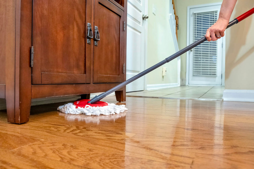 Microfiber Spin Mop & Bucket Floor Cleaning System with 2 Refills A858022