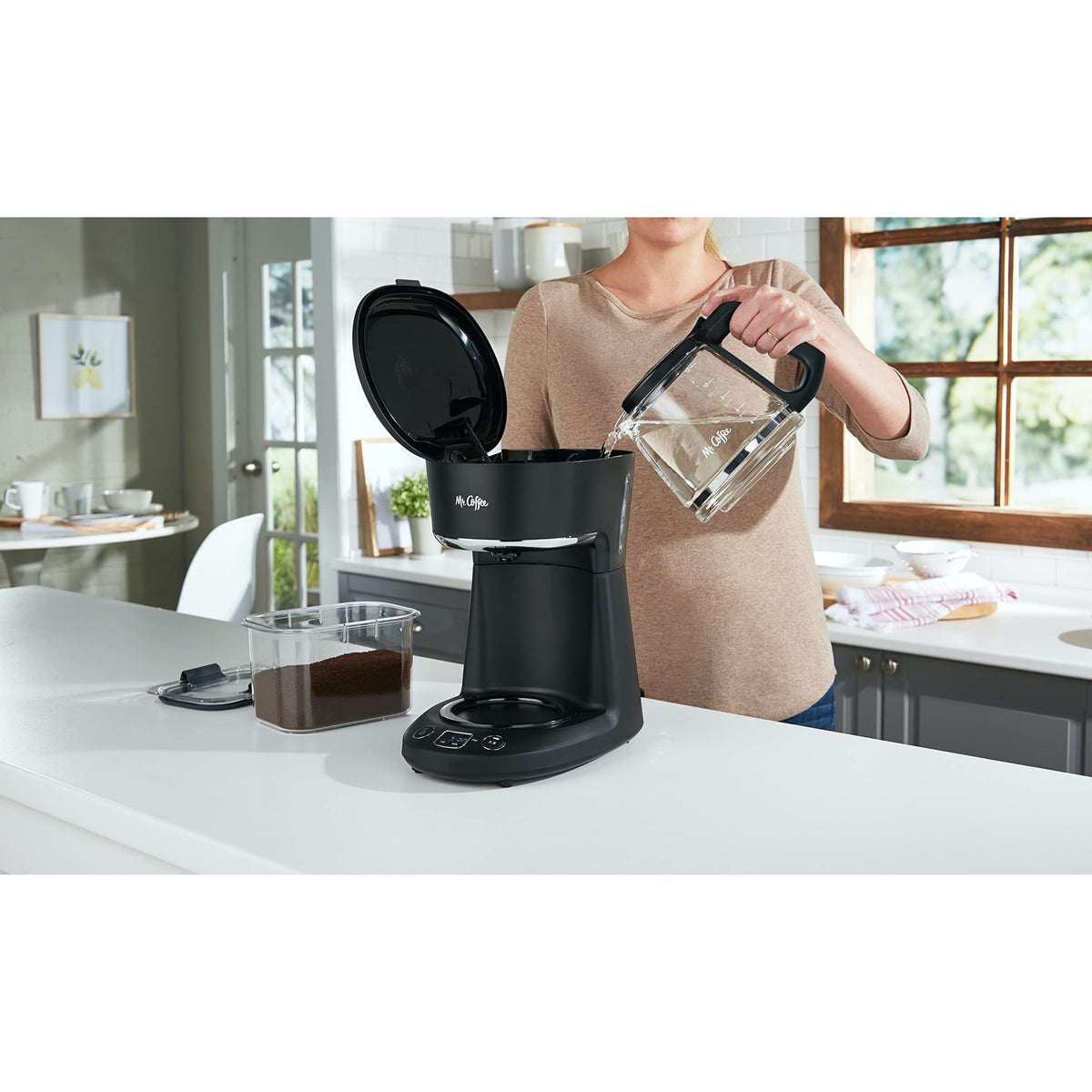 12-Cup Programmable Coffeemaker Black J77178